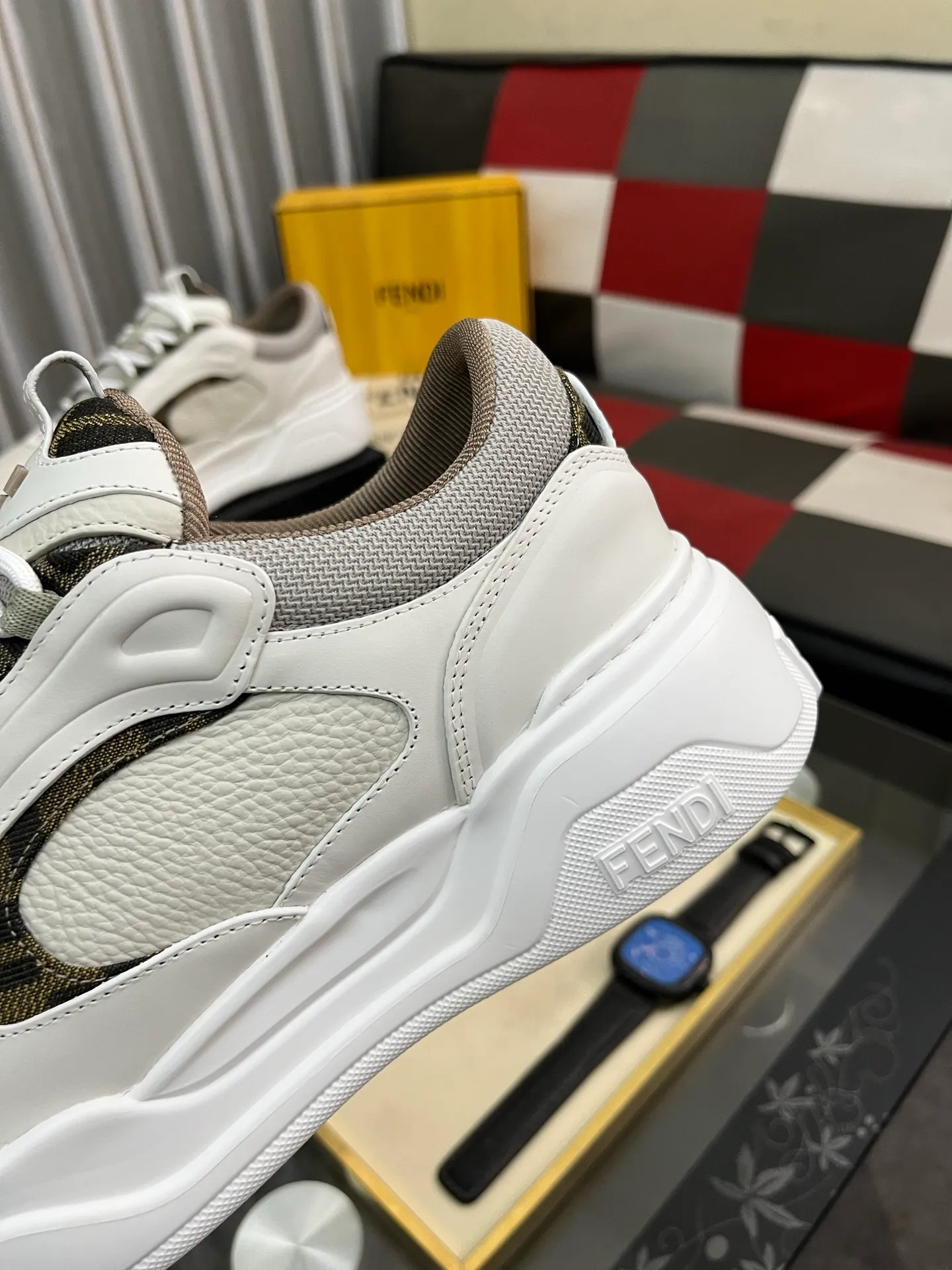 Men's Men's Shoes 💰680⌚️⌚️(Higher version) [Fendi] Fendi's latest casual shoes for men! Available at counters simultaneously! A one-to-one replica of the original. Made entirely of imported top-grain calfskin, the interior is made of top-grain water-dyed cowhide, and the original factory-supplied rubber outsole. Leading new fashion concepts. Matching code: 38-44. 45 can be customized and non-returnable!